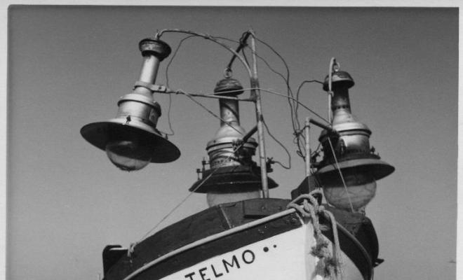 Barca de pesca varada a la platja de Tossa de Mar (la Selva)