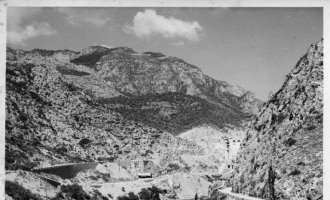 Vista del pantà d'Oliana (Alt Urgell) encara sense omplir