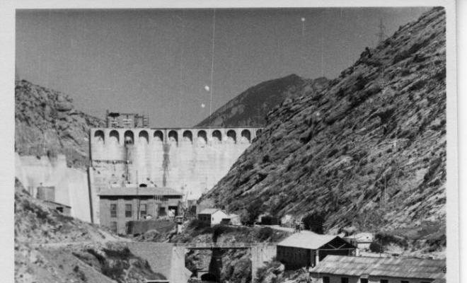 Presa del pantà d'Oliana (Alt Urgell) en obres