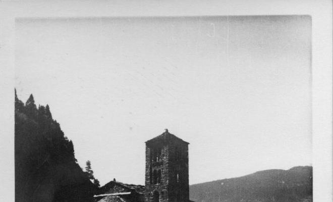 Església romànica situada en algun indret del camí de la Massana, Andorra