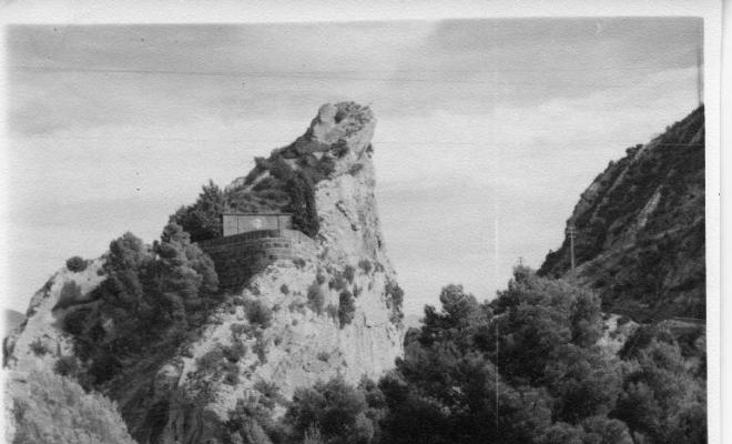 Perspectiva de la penya que dóna nom al pantà de la Penya