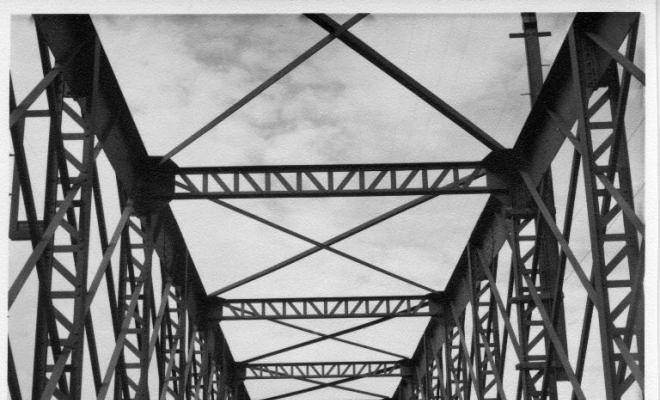 Pont metàl·lic al pantà de la Penya