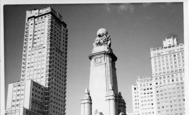 Monument a Cervantes a la plaça d'Espanya de Madrid