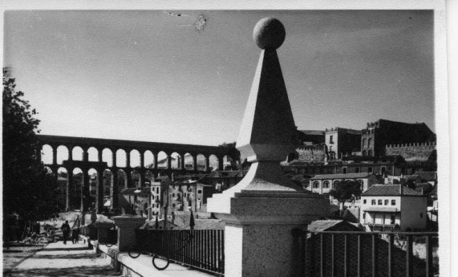Perspectiva de l'aqüeducte i Segòvia