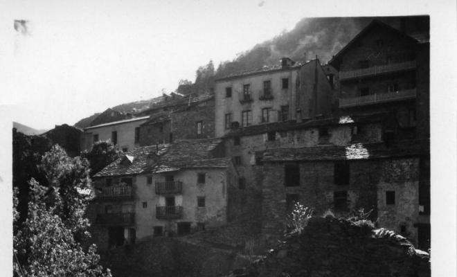 Vista d'algunes cases del poble de Queralbs (Ripollès)