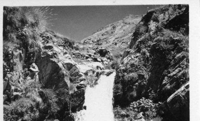 Salt d'aigua a la zona de Núria (Ripollès)