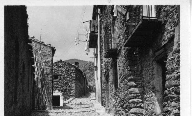Detall d'un carrer de Ribes de Freser (Ripollès)