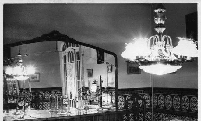 Detall del menjador d'una casa particular