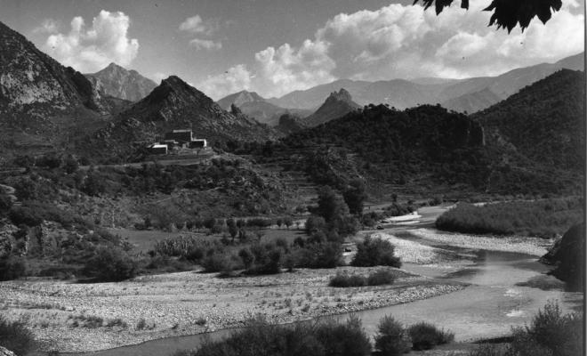 Riu Segre al seu pas per Organyà (Alt Urgell)