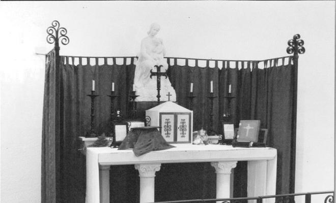 Detall de l'altar de la capella de l'Alberg del Masnou
