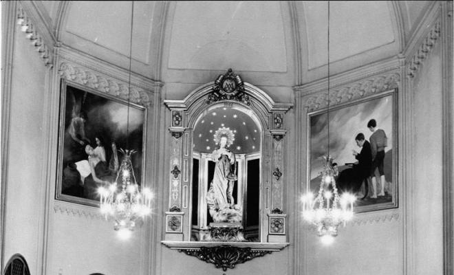 Interior de la capella del col·legi de les Escolàpies