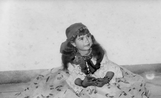 Retrat d'una nena disfressada de gitana