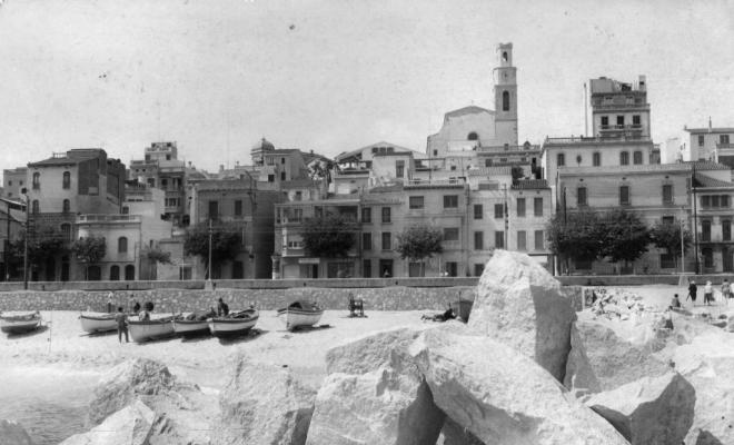 Façana marítima des de l'espigó en obres
