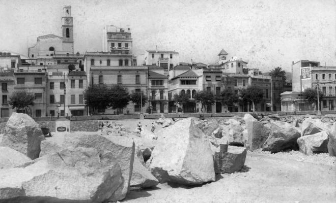 Façana marítima des de l'espigó en obres