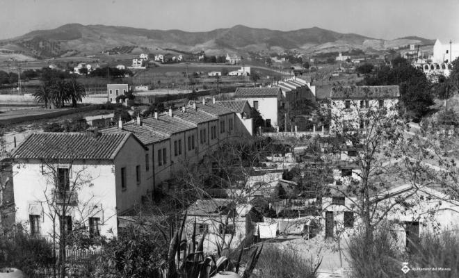 Carrer Amadeu I vist des de la part de darrere de les Cases Barates