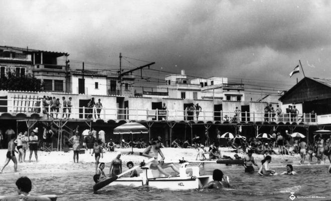 Banys de Sant Pere i platges des del mar