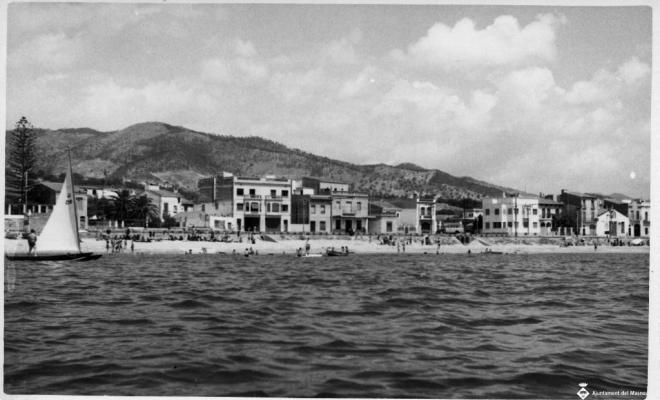 Vista de la platja del Masnou a la zona d'Ocata des del mar