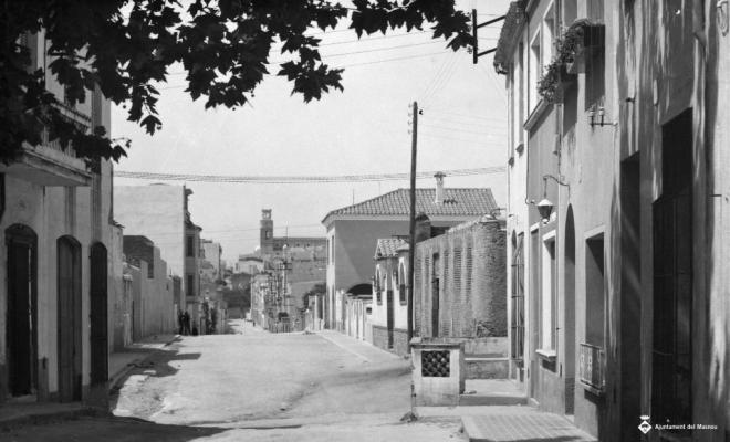 Vista del carrer Sant Felip a l'alçada del torrent de l'Ase