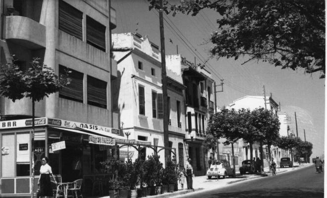 Terrassa del Bar Oasis al Camí Ral