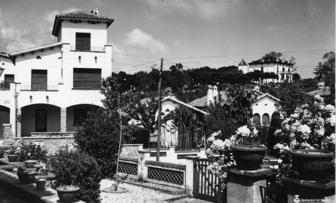 Jardí i façana d'una torre
