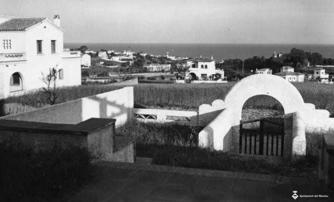 Vista del Masnou des del jardí d'una casa