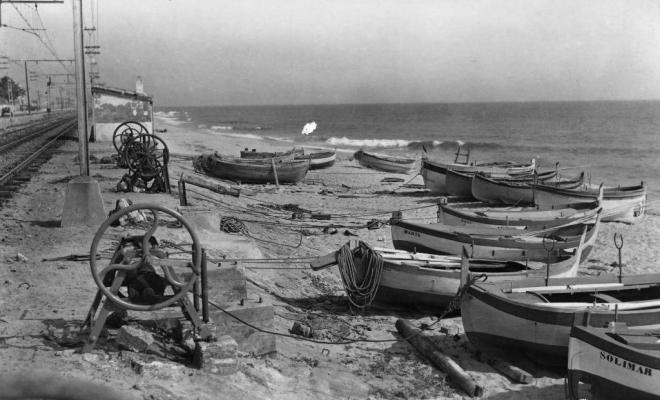 Màquines utilitzades per varar les barques a la platja (cabrestants)