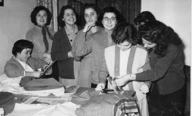 Grup d'alumnes de costura de Teresa Torres