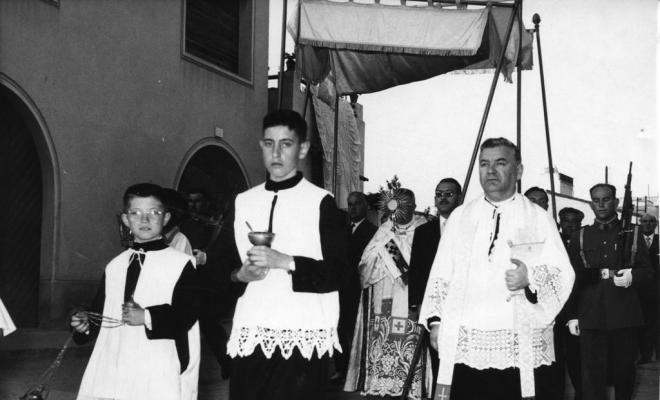 Pal·li i seguici de la processó de Corpus