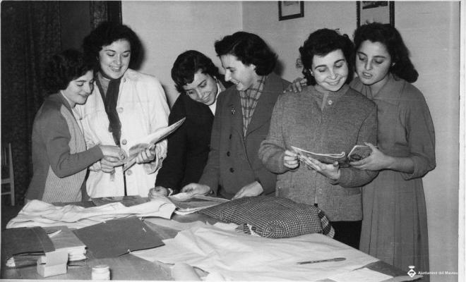 Grup d'alumnes de costura de Teresa Torres