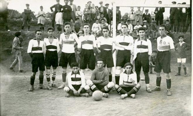 Jugadors de l'equip de futbol Club Deportiu Masnou