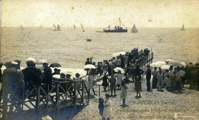 9 Masnou. Yachts evolucionando frente el embarcadero después de la llegada
