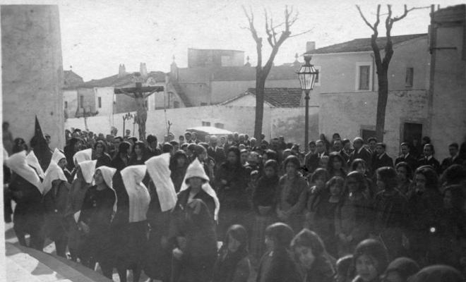 Els pomells de joventut durant la processó del Divendres Sant