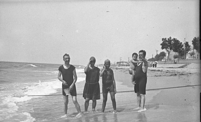 Banyistes a la platja