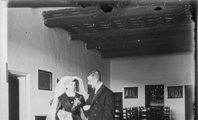 Retrat parella casada a l'interior d'una casa
