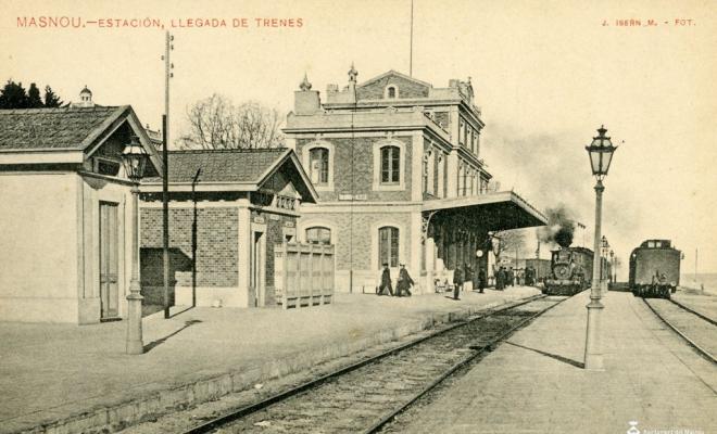 Estació del Masnou, arribada de trens