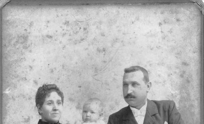 Francesc Millet Pagès, esposa i fill