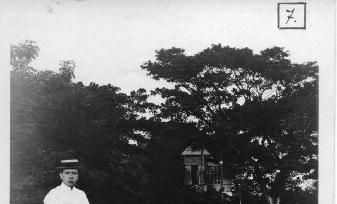 Salvador Millet Villà a un parc