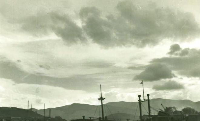 Vista d'uns vaixells a un port