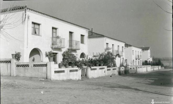 Vista d'una casa del carrer de Figueres