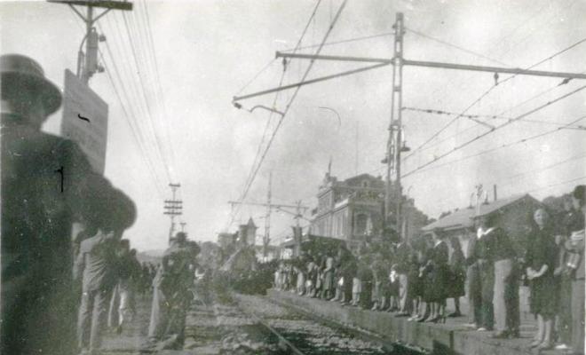 Arribada del tren centenari a l'estació de tren del Masnou
