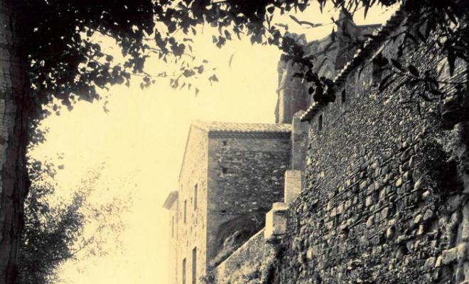 Rec del molí al darrere de l'església de Castelló d'Empúries