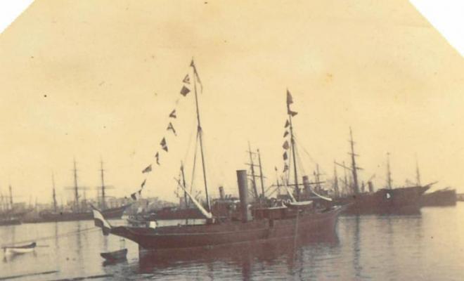 Vaixell de vapor al port de Barcelona
