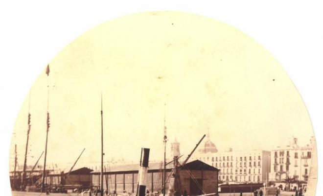 Vaixell al port de Barcelona