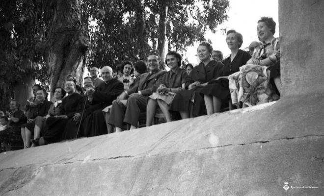 Danses de la Secció Femenina a l'Alberg