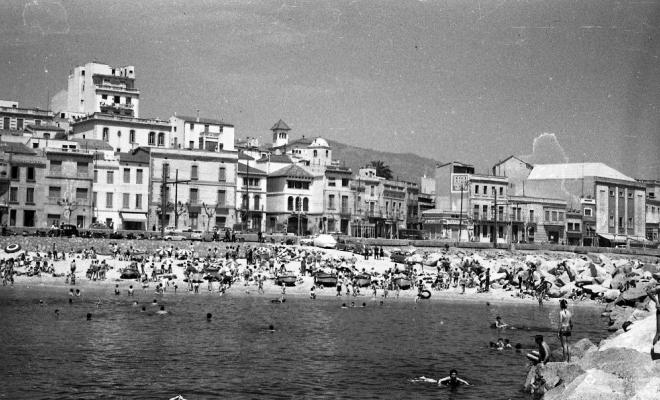 Banyistes a la platja