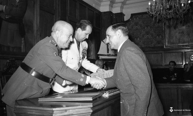 Festa franquista de l'Alliberament, lliurament de medalles