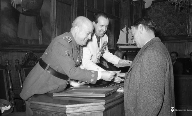 Festa franquista de l'Alliberament, lliurament de medalles