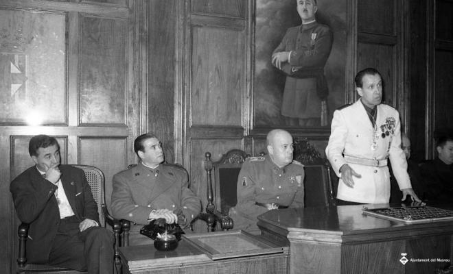 Festa franquista de l'Alliberament, lliurament de medalles
