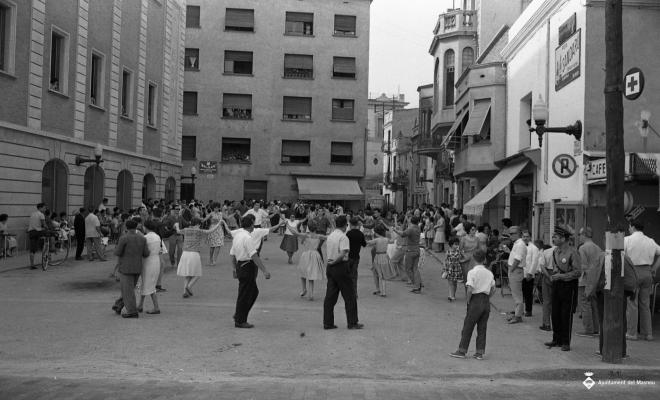 Festa Major, sardanes a la plaça de la Llibertat