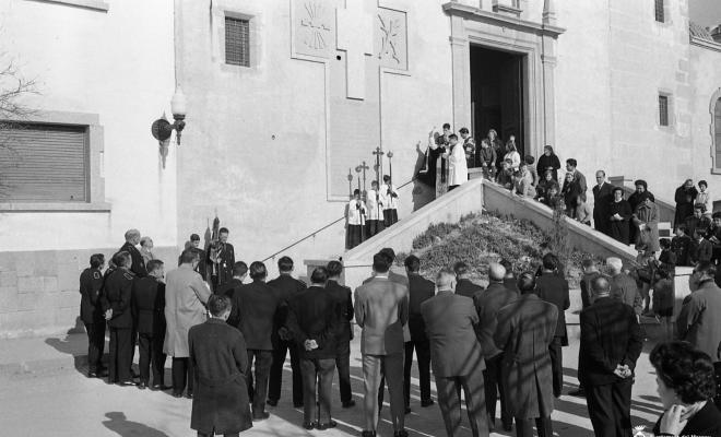 Acte de la Falange a l'església
